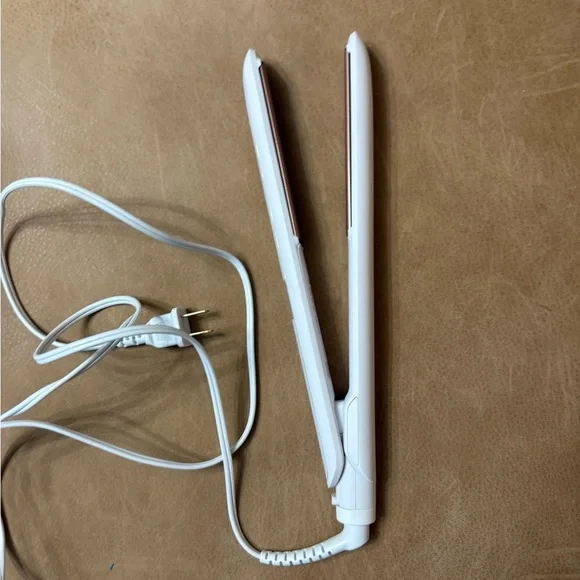 Conair Double Ceramic Flat Iron 1-inch Digital Flat Iron Used A Handful Of Times - Picture 4 of 7